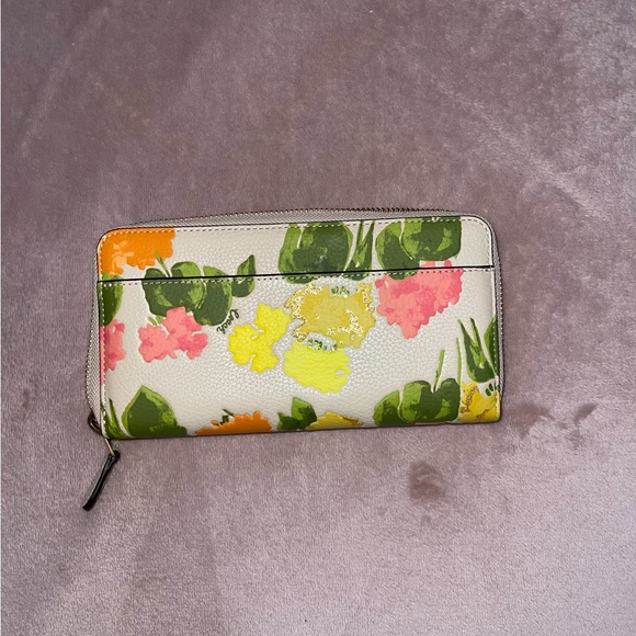 Coach Accordion Zip Wallet Floral Print - Picture 2 of 3